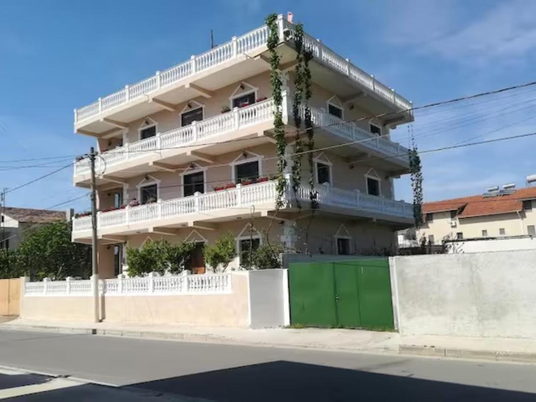 Vila Lika Durrës Exteriér fotografie
